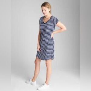 Gap striped short sleeve vneck tshirt mini dress